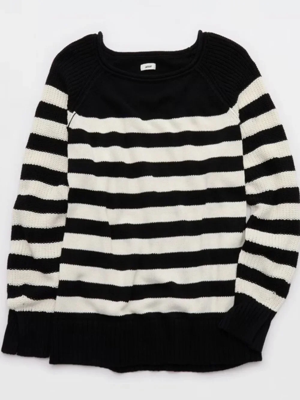 Aerie black and white crewneck sweater